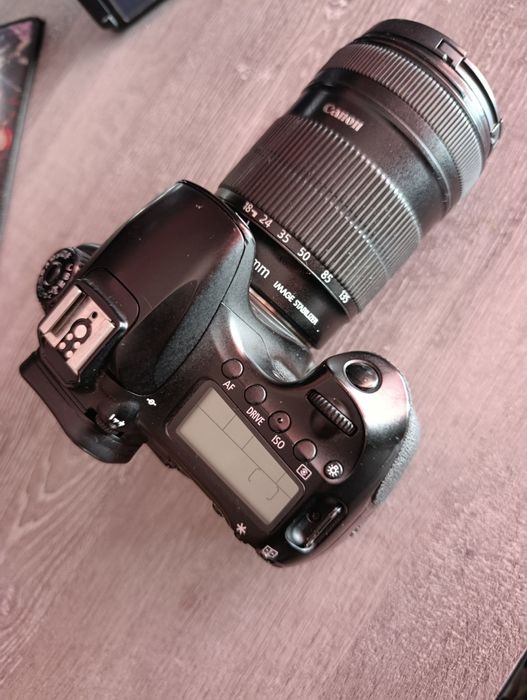 Canon 60 d  kamplektida batareyka zaryadnik