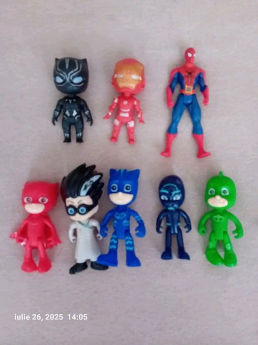 Figurine eroi in pijama spiderman