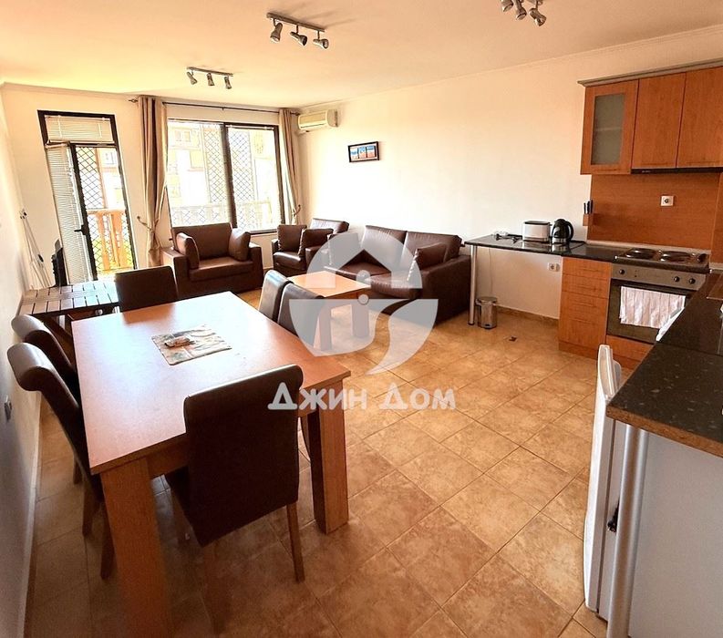 Продава се Тристаен апартамент в Свети Влас - 80 кв.м за 1375 €/кв.м - Снимка #2