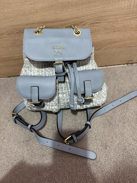 Продавам раница Guess