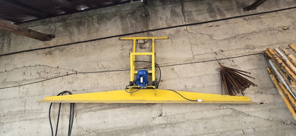 Rigla (Placa) vibranta pentru indreptat beton