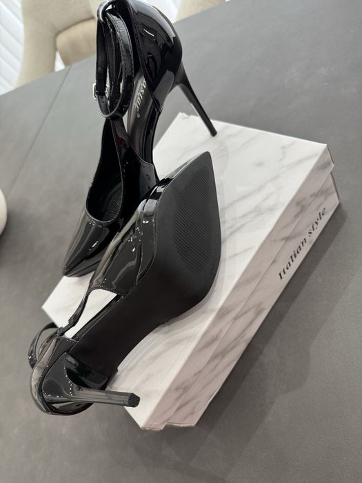 Дамски лачени токчета