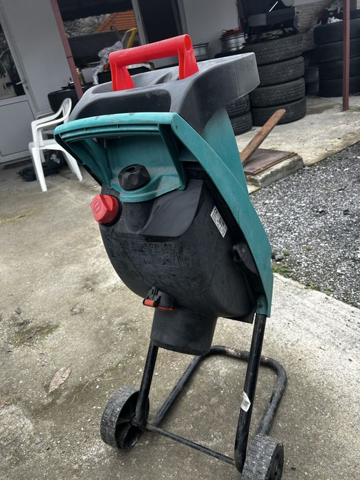 Дробилка за Клони Bosch 2000W