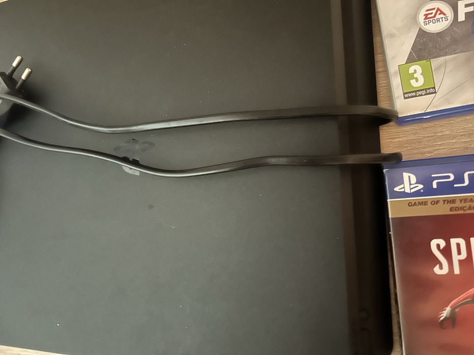 ps 4 slim 2 manete
