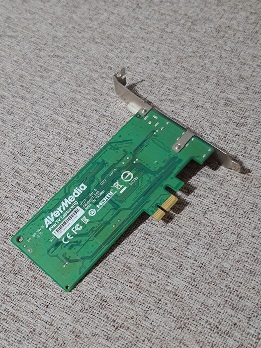 Placă captură AverMedia PCI Expres pentru PC