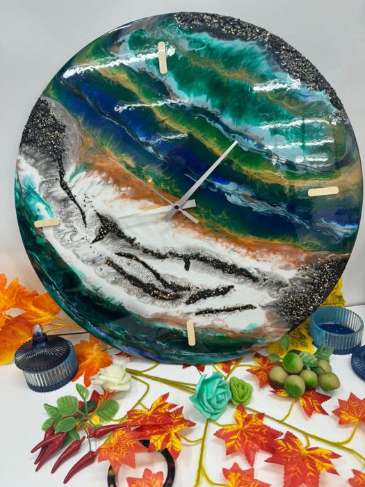 Часы из эпоксидной смолы