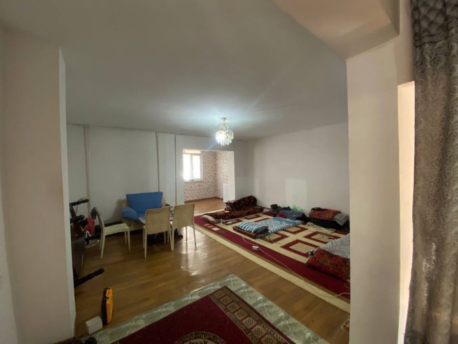 Yunusobod 18- kvartal 3 xona g'ishtli uy srochna sotiladi