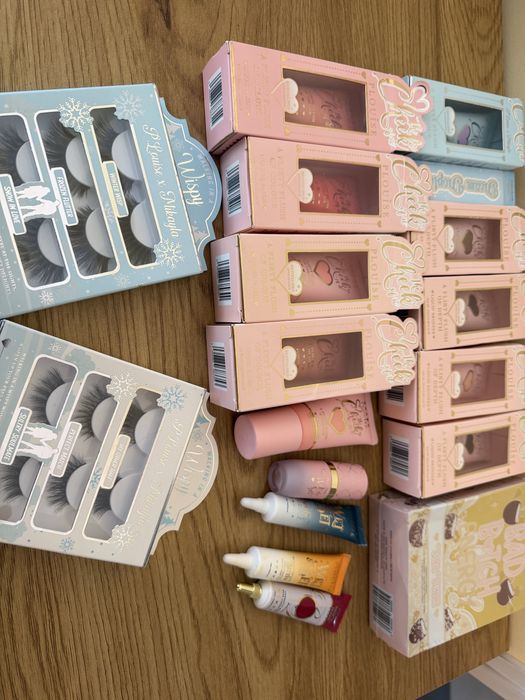 Лот гримове козметика Plouise