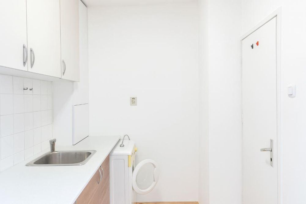 Дава се под наем Едностаен апартамент в Варна, Младост 1 - 48 кв.м за 199.41 € - Снимка #3