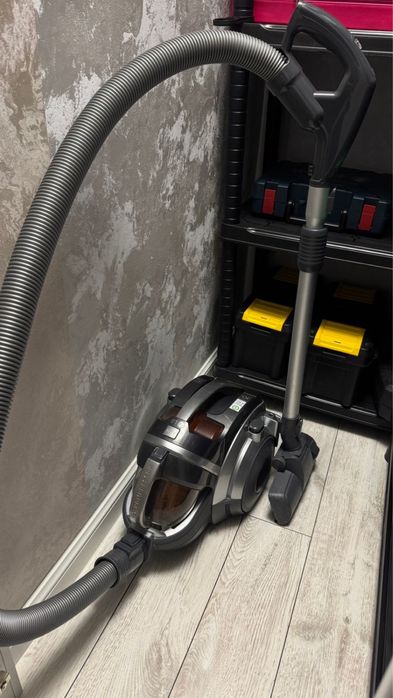 Продается пылесос в хорошем состоянии .