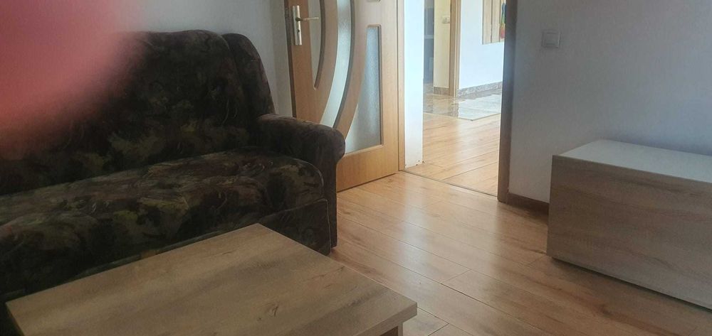 De inchiriat apartament 3 camere