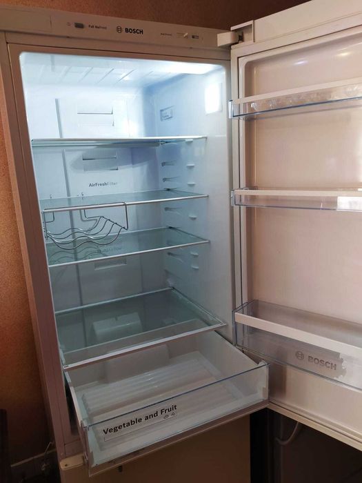 Продам холодильник BOSCH новый