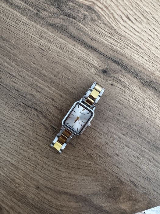 Женские часы под casio