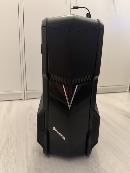 I5-8400 Amd Radeon 560 16 Gb Ram Ssd 1T