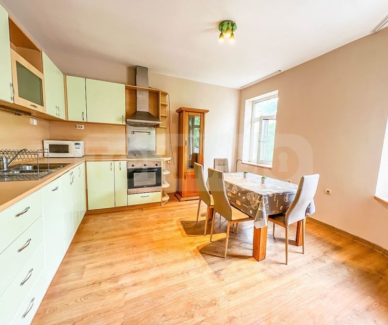 Продава се Тристаен апартамент в Варна, Централна поща - 120 кв.м за 1567 €/кв.м - Снимка #3