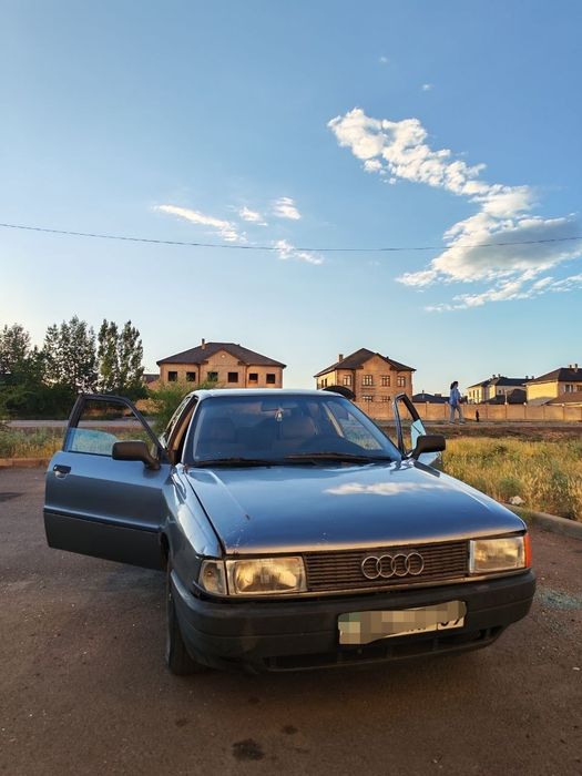 Продаётся автомобиль Audi 80 B3