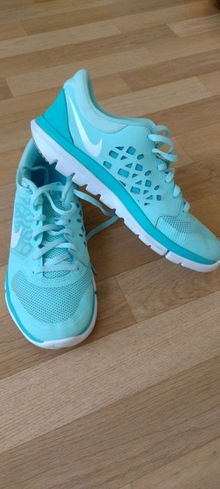 Дамски маратонки Nike