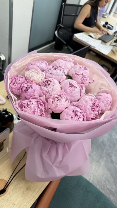 Продам свежий букет из пионов