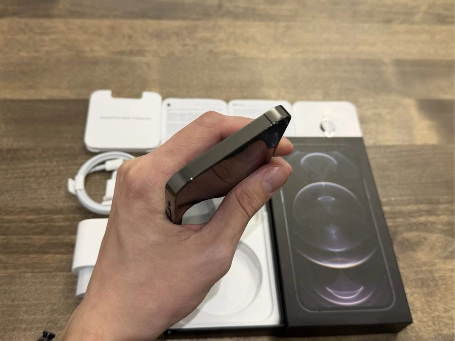 iphone 12 pro в идеальном состояний