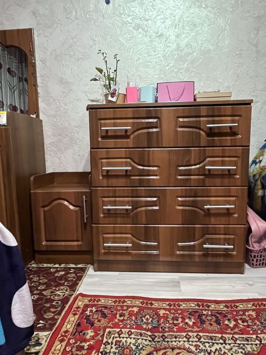 Продам спальный гарнитур