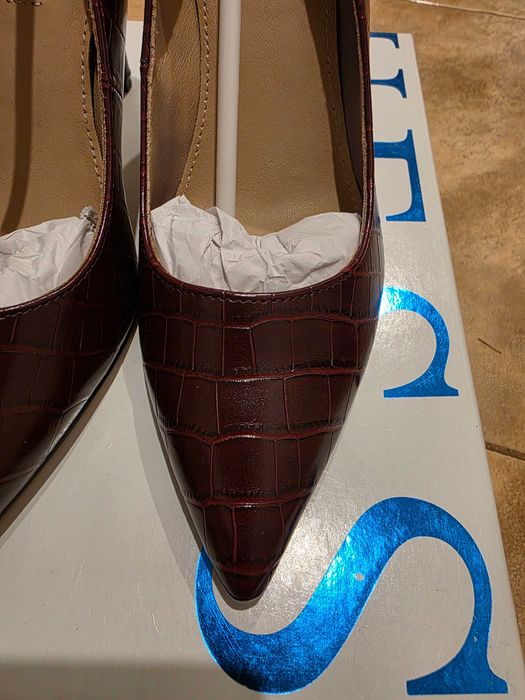 Pantofi Guess marime 36 noi