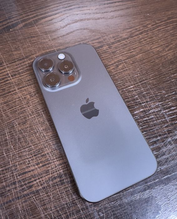 Продам iPhone 15 pro