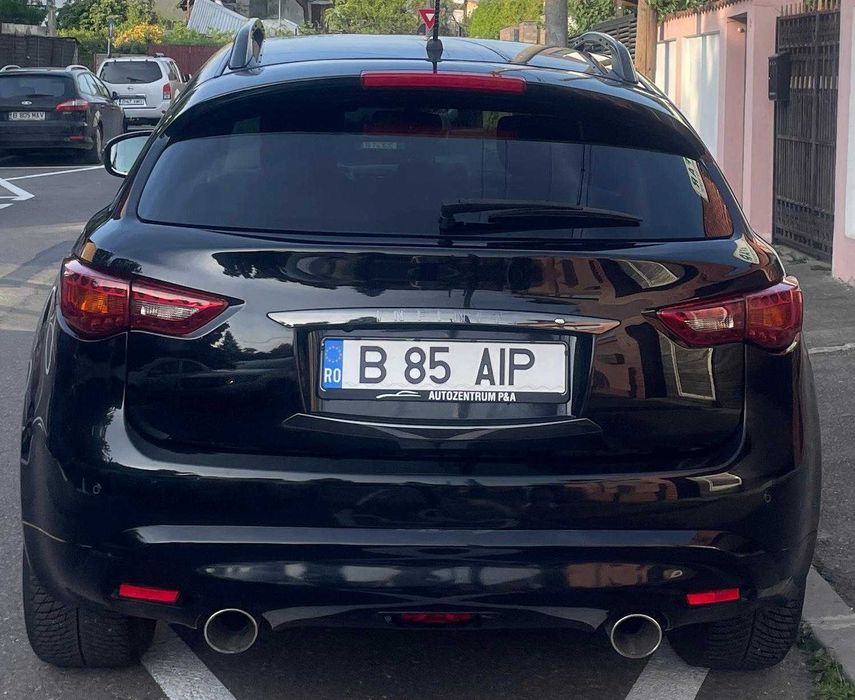 Infiniti QX 70 de vânzare + roți de iarnă