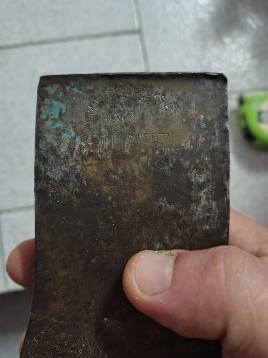 Стар топор брадва