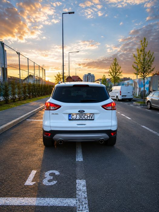 Ford Kuga euro 6 motor 2 litri. Înmatriculată