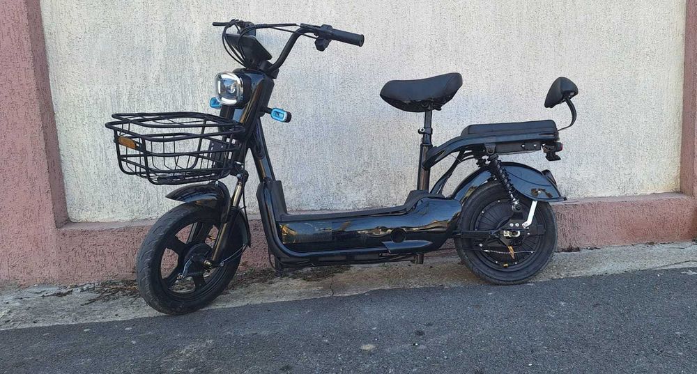 Scuter electric Nou LCD boxe li-ion viteza 50 km trotineta electrica