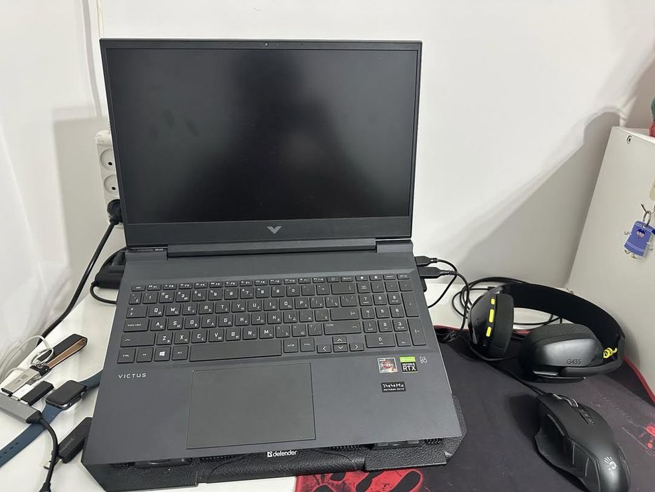 Ноутбук HP Victus + девайсы