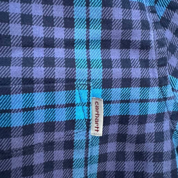 Camasa Carhartt intr-o conditie foarte buna