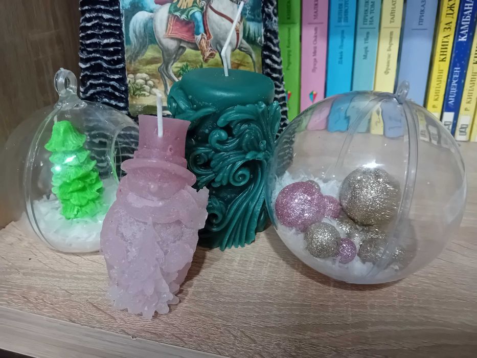 Ръчно изработени свещи и подаръчета