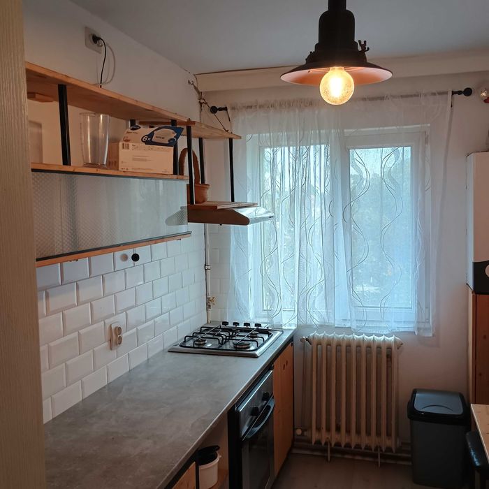 inchiriez apartament 3 camere langa Iulius mol