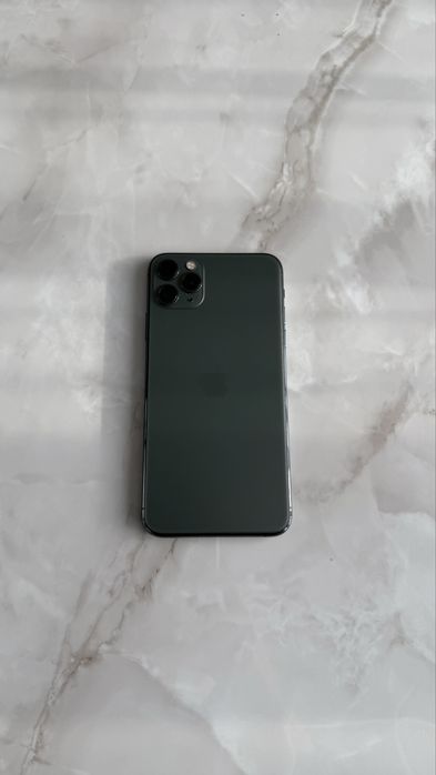 Продам Айфон 11 про мах 64гб