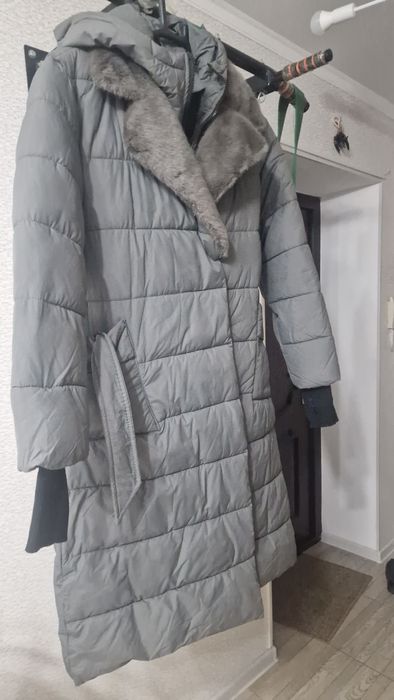 Женская куртка зимняя.