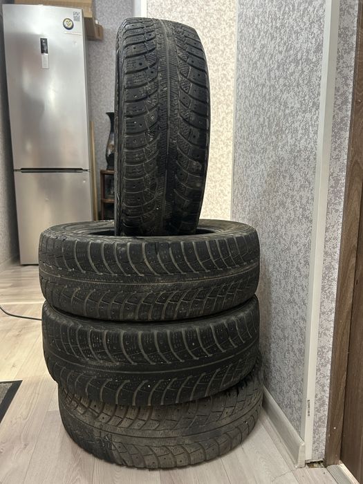 Продам Зимние шины.