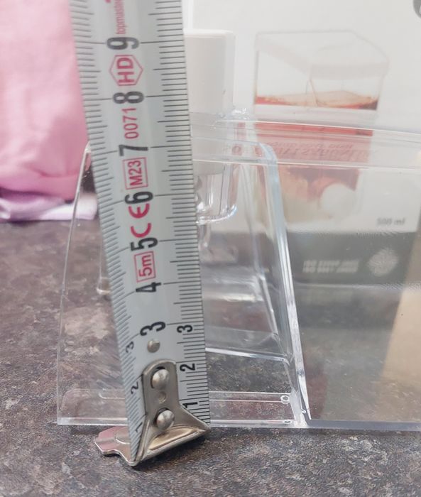 Дозатор за течен сапун за стена