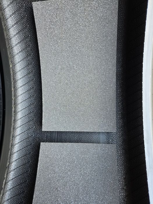 Vând două anvelope de vara pirelli p zero pz4 275 35 22 dot 0521