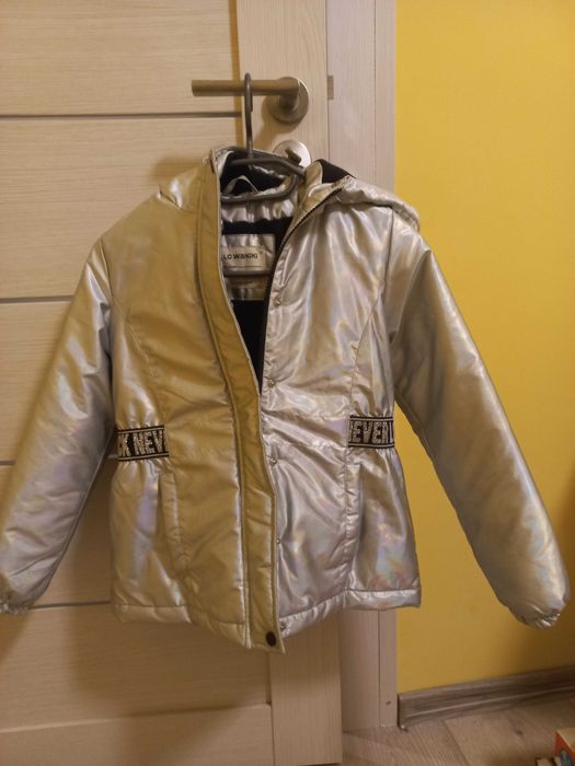 Продавам детско яке