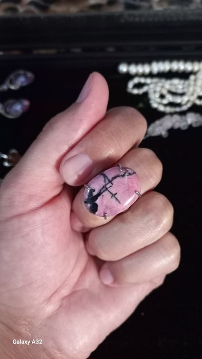 Серебрянное колечко с натуральным камнем Родонит