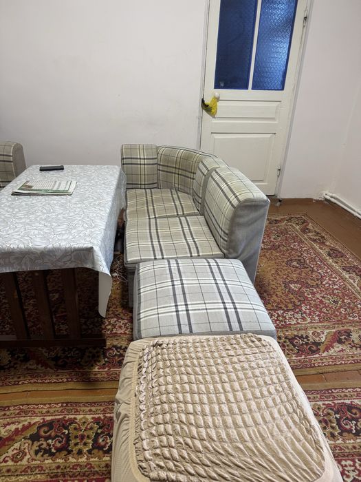 Продаю уголок в хорошим состояние