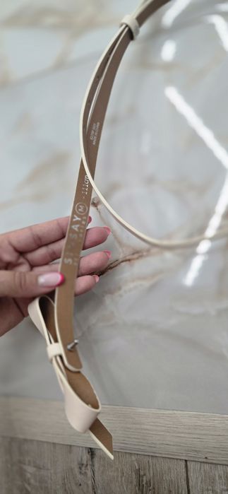 Дамски колани нови и двата за 10лв