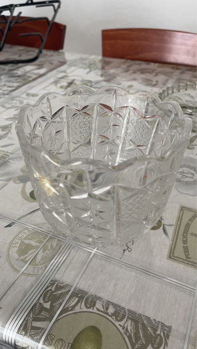 Продам б/у конфетницы,сахарницы,вазу