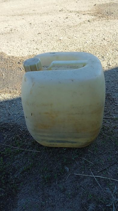 Пластиковая канистра