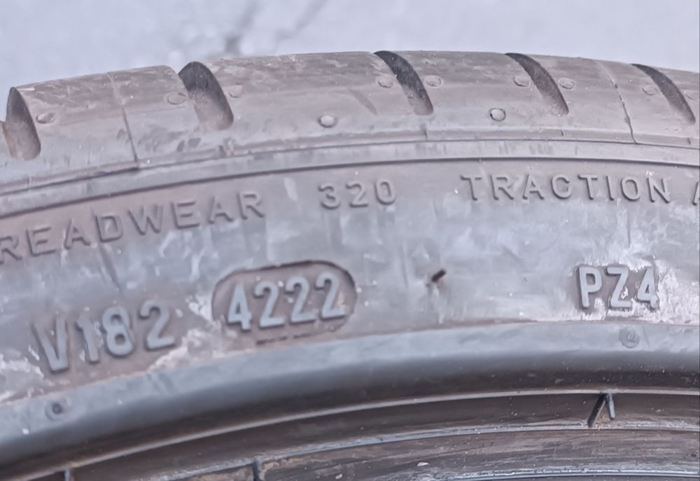 2бр. летни гуми 275/35/21 Pirelli дот 2022г