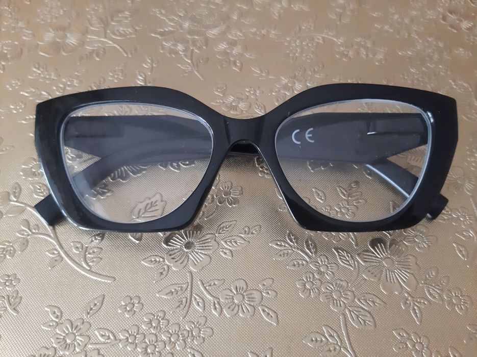 Продам новые  очки для чтения