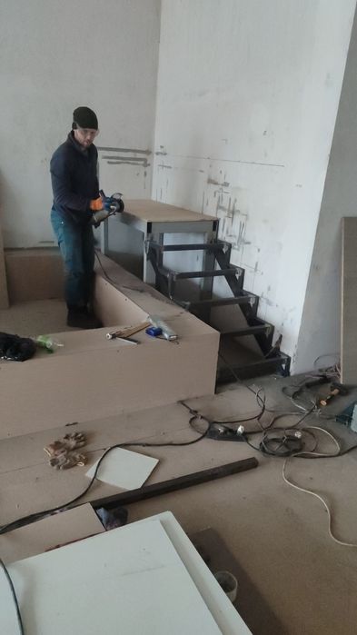 Услуги сварщика Олег. Изготовление лестничного каркаса,стеллажи .