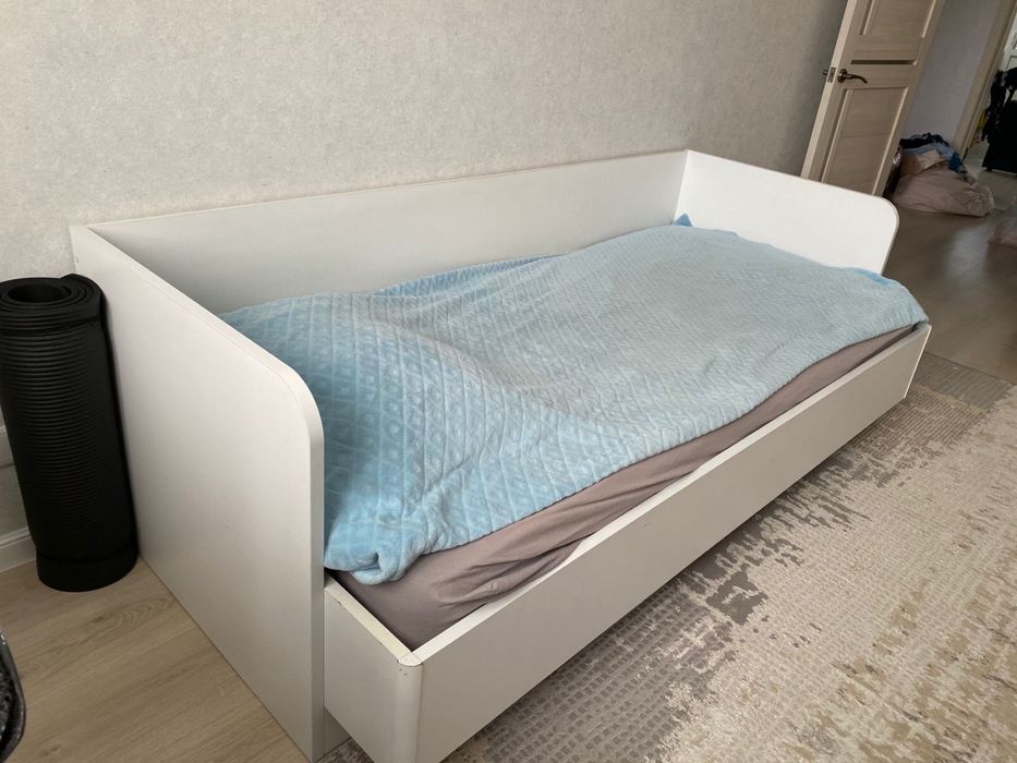 Кровать односпальная