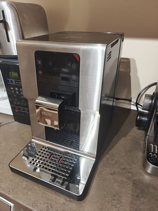 Espressor automat Krups Intuition Experience EA876D10 garantie